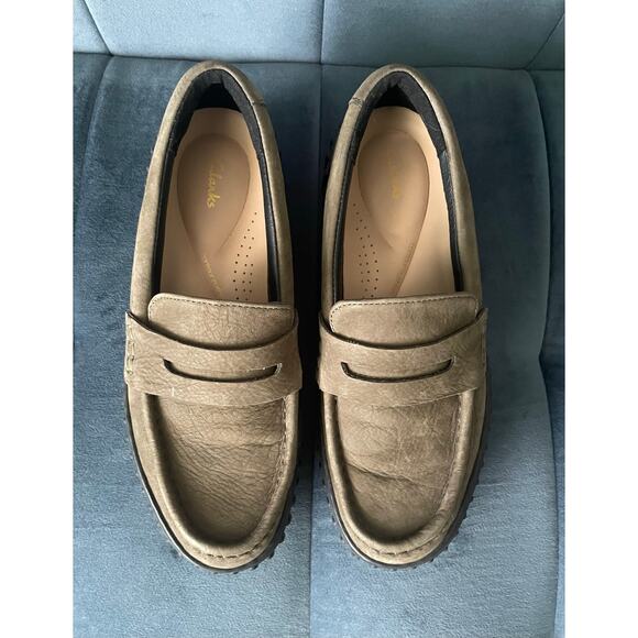 Clarks Torhill Penny Loafer 90s Olive Green Black Platform Sole Women's Size 6.5 - Picture 3 of 8